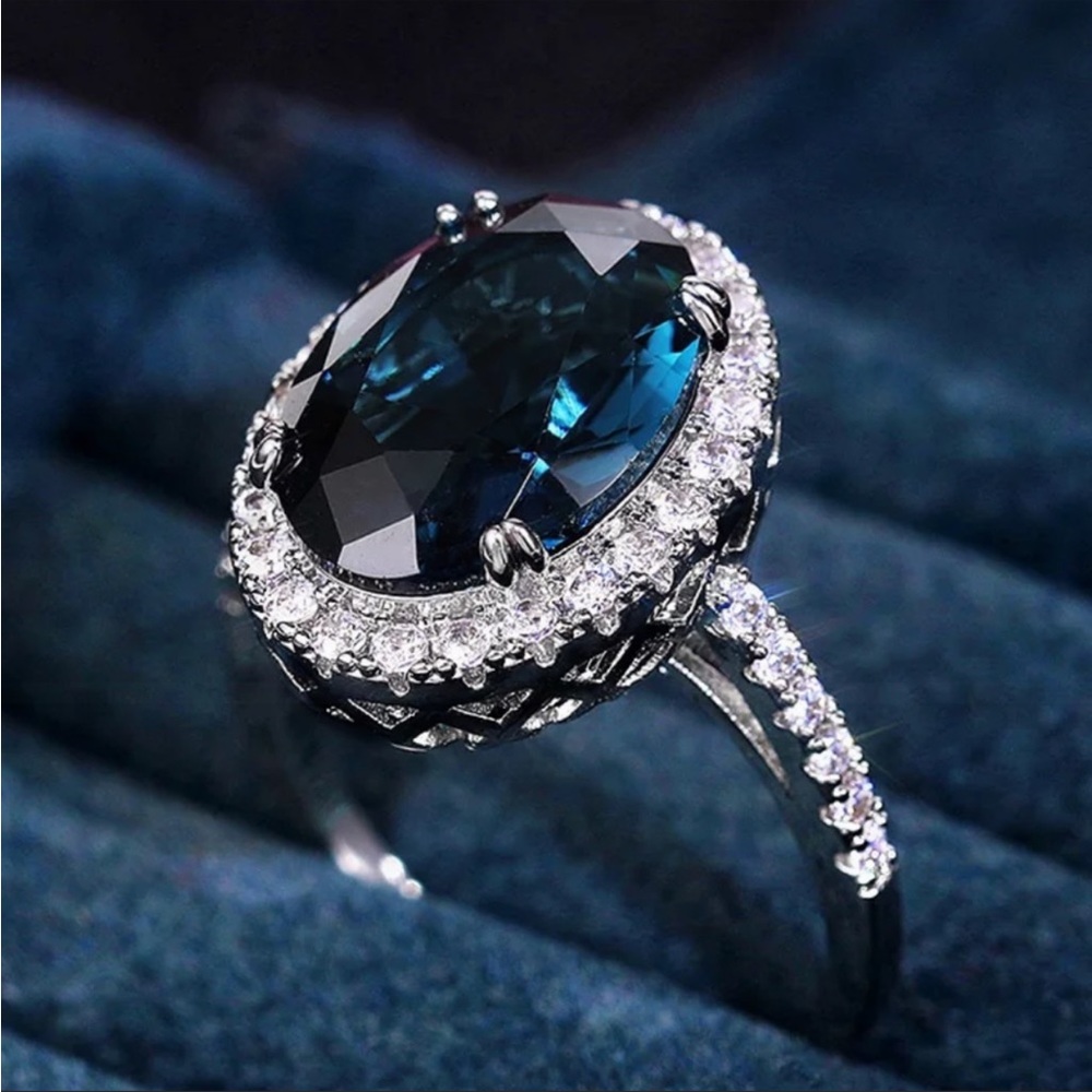 NEW 925 STERLING SILVER OVAL LONDON BLUE DIAMOND RING - Picture 2 of 5